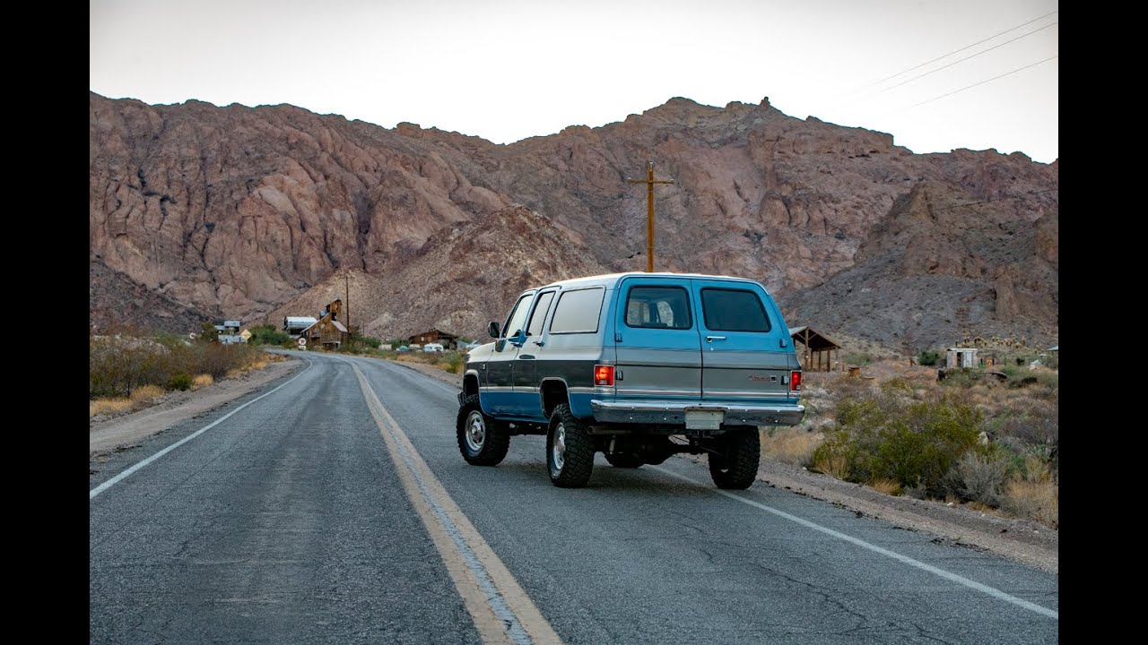 SquareBody Resurrection - 1987 GMC Suburban V2500 Sierra Classic 4X4 Full Walkaround Test Drive