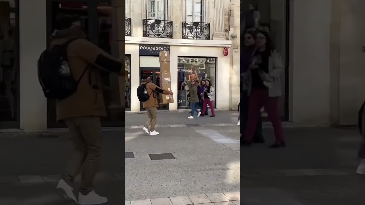 #prank faux livreur de carton 📦 #blague #humour #cameracachee #pranks