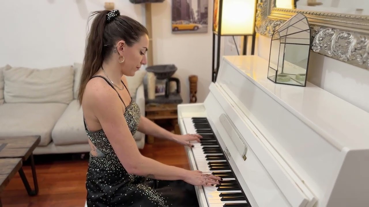 Blu Profondo &ndash; written by Roberto Jonata and performed by India Flanagan