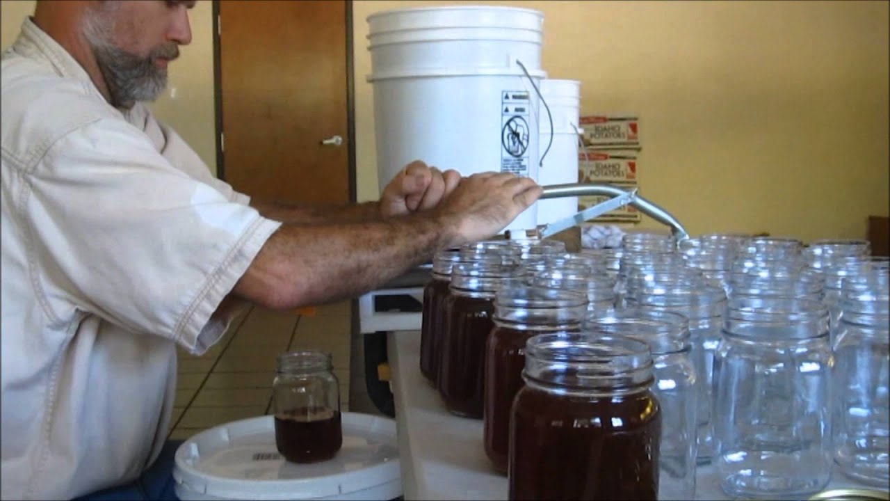 Handy Filler Piston Pump  - Filling Honey Jars at Harmony Hollow Honey