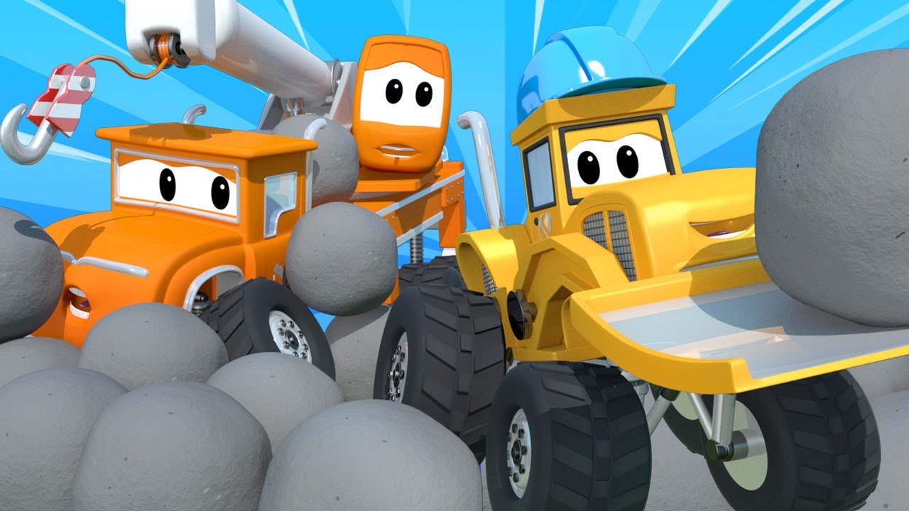 Monster trucks for children - Milo & Mitch and Max RACE at the BEACH - Monster Town