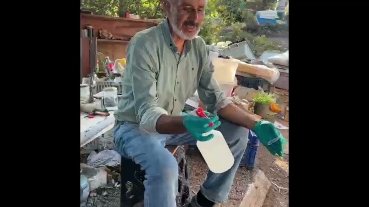 Varroa mücadelesi %3 oksalik asit püskürtme.