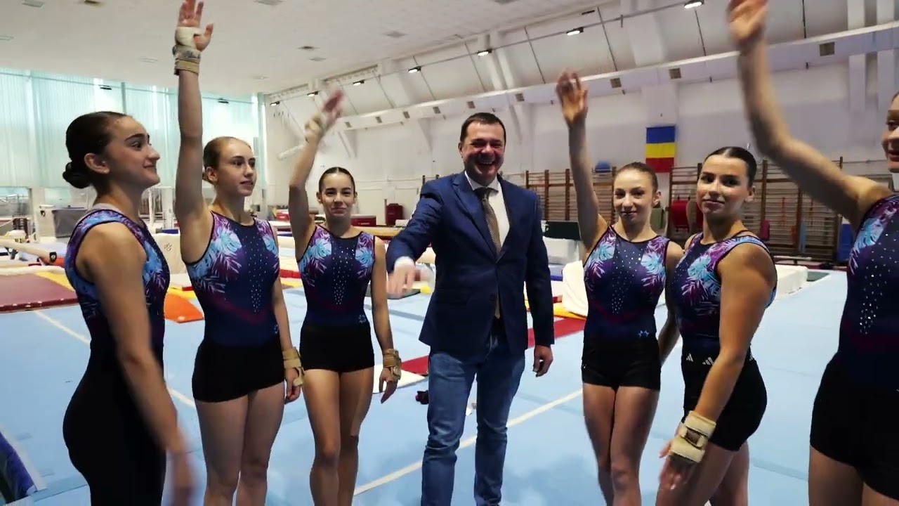 Gimnastele l-au luat la antrenament pe primarul Devei!