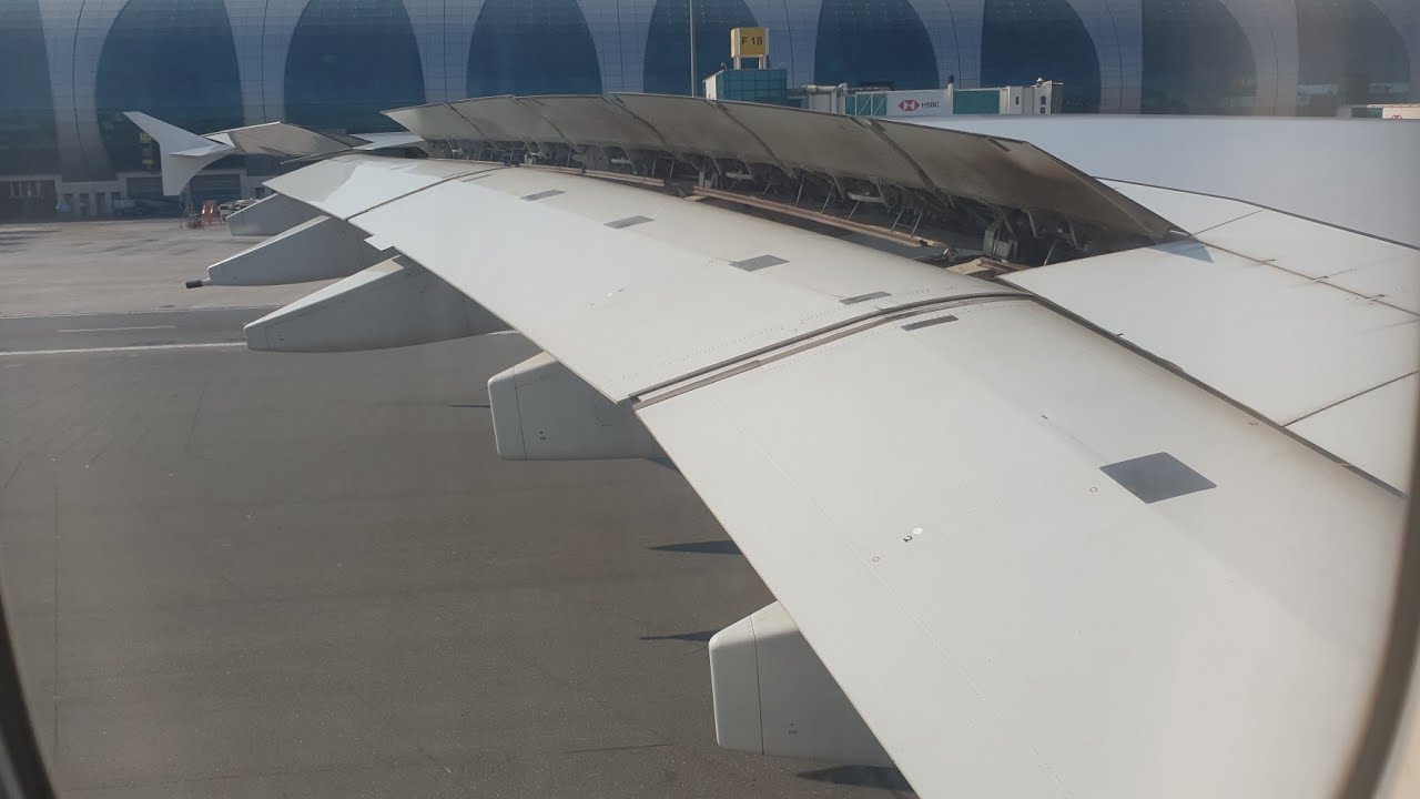 [Pushback and Start] Emirates Airbus A380 at DXB