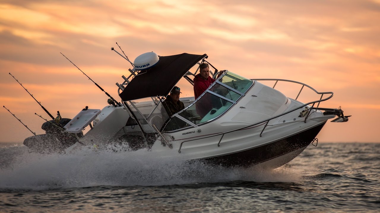 Seafarer Vagabond X-Series with twin 140HP Suzuki outboards