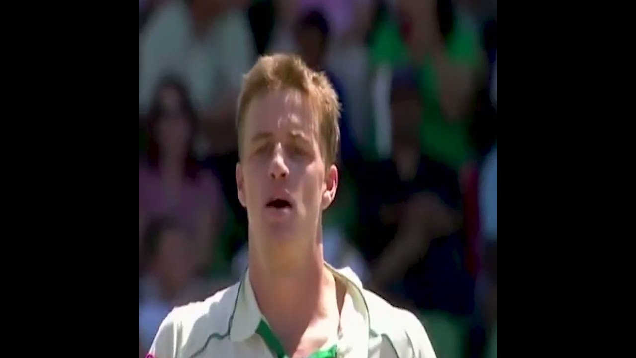 Phil Hughes Hit By a Very Nasty Bouncer From Morne Morkel - Respect For Hughes