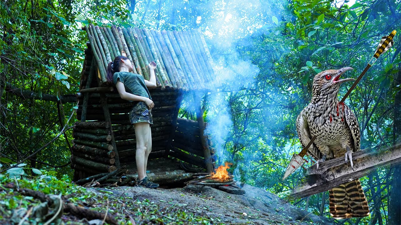 Hunt for wild food - Build shelter on a large rock - Solo survival
