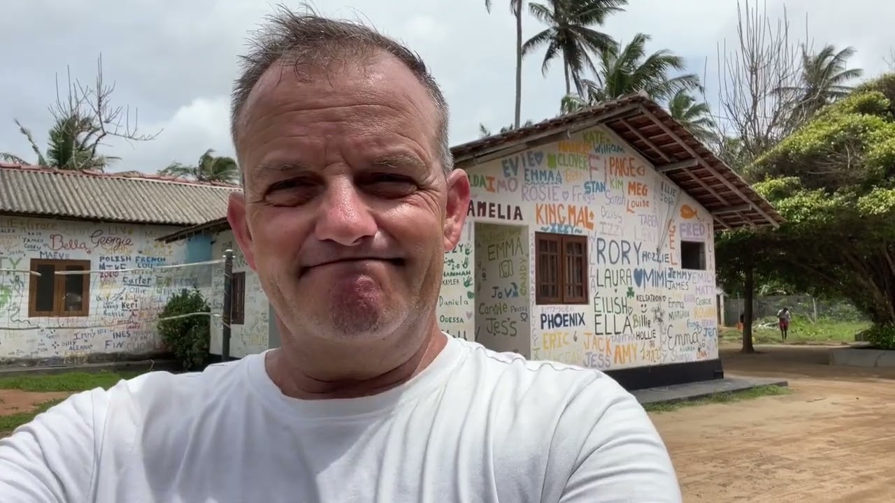 Sri Lanka 🇱🇰just over three weeks into my 12 week stay and I’m volunteering 🐢