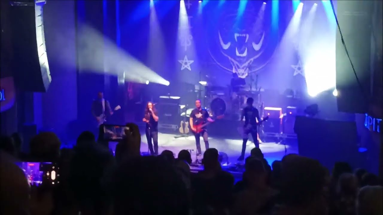 DER W - Haus aus Spiegeln (Live Hannover 2023)