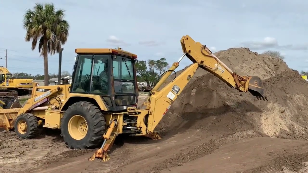 JD 410D Backhoe