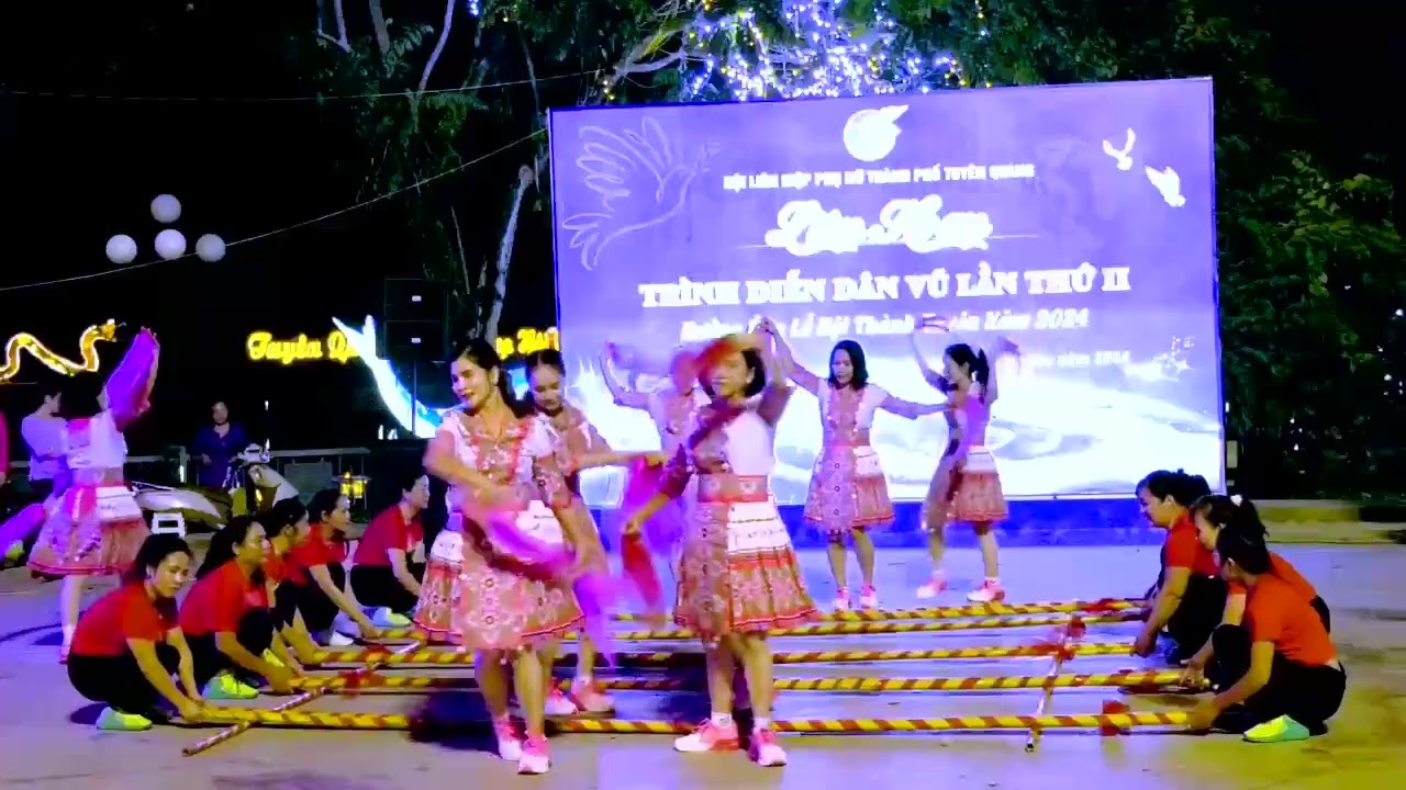 CLB shuffle dance Thành tuyên thể hiện tiết mục múa sạp Yêu không
