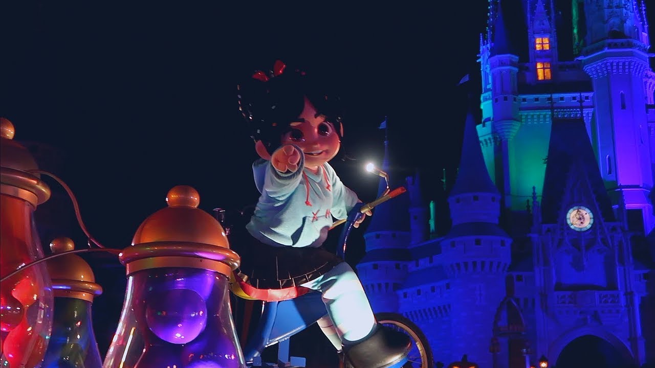Characters Galore At The First Mickey's Not So Scary Halloween Party 2018!