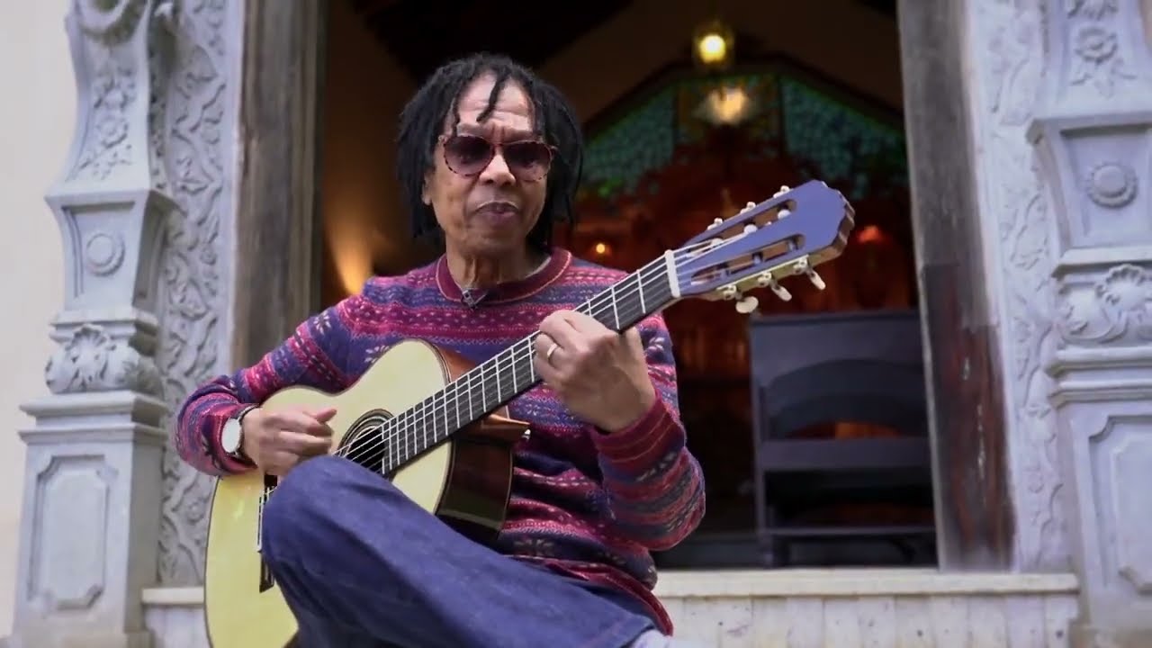 Num mundo de paz - Djavan, voz e violão
