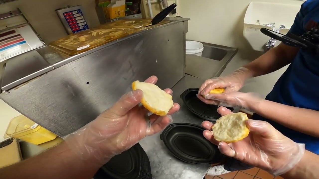 Точка зрения Макдоналдса: Тренировка Милада на завтраке