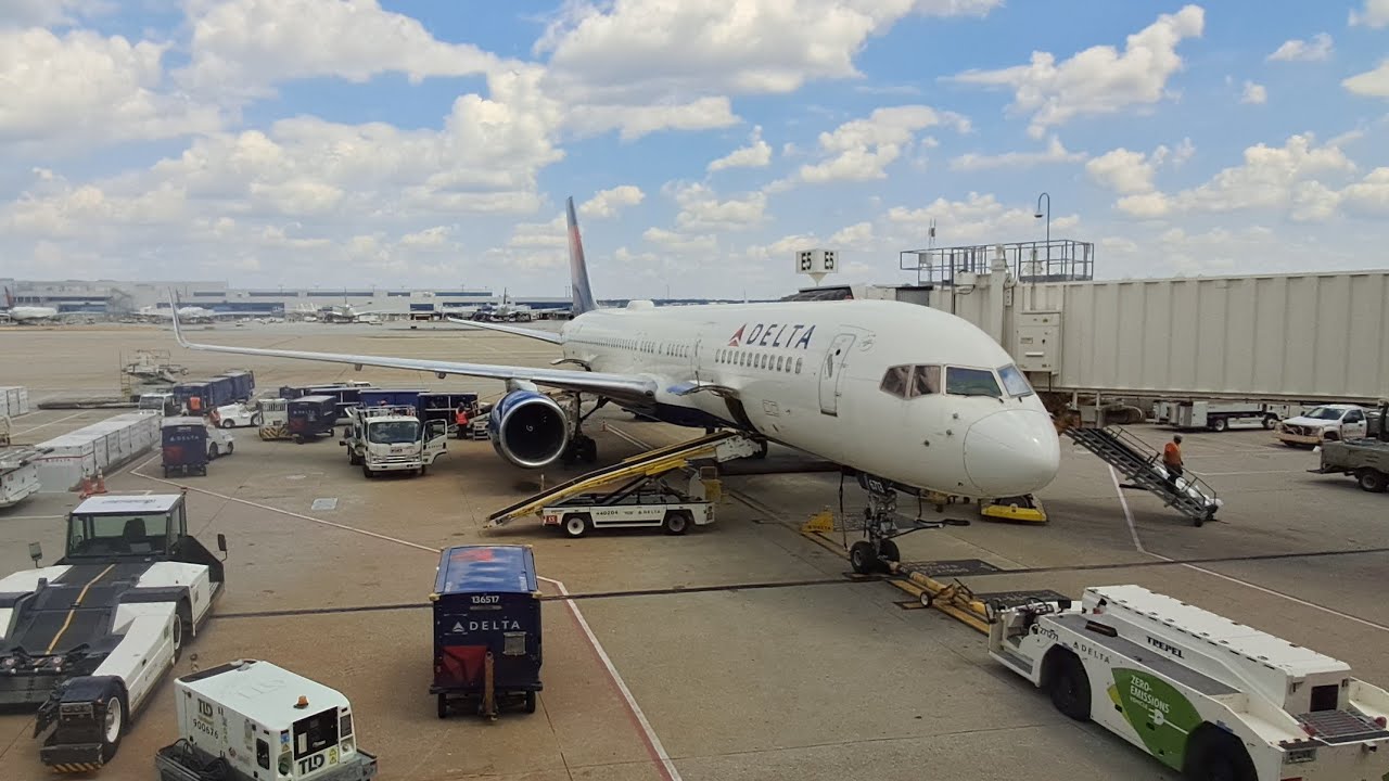 Delta Airlines (Skyteam) DL981 ATL-BOG Atlanta Departure (Full Report)