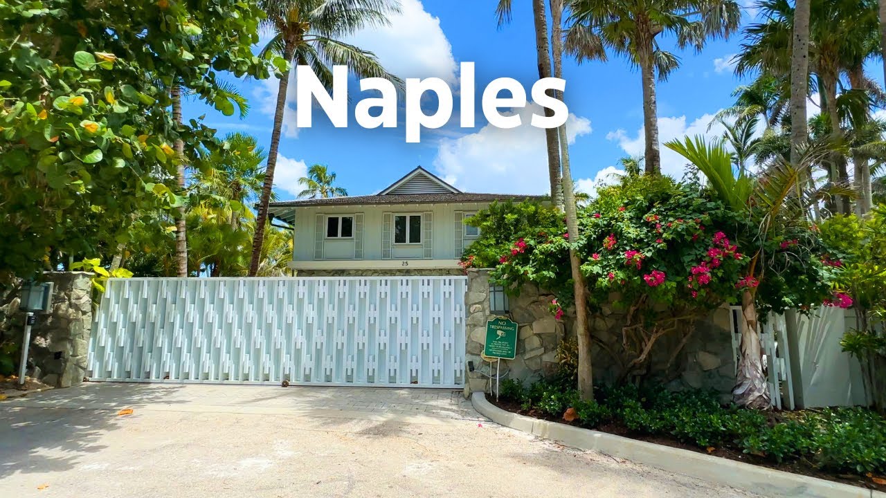 Walking around Old Naples, Florida, Fifth Avenue, Naples Beach