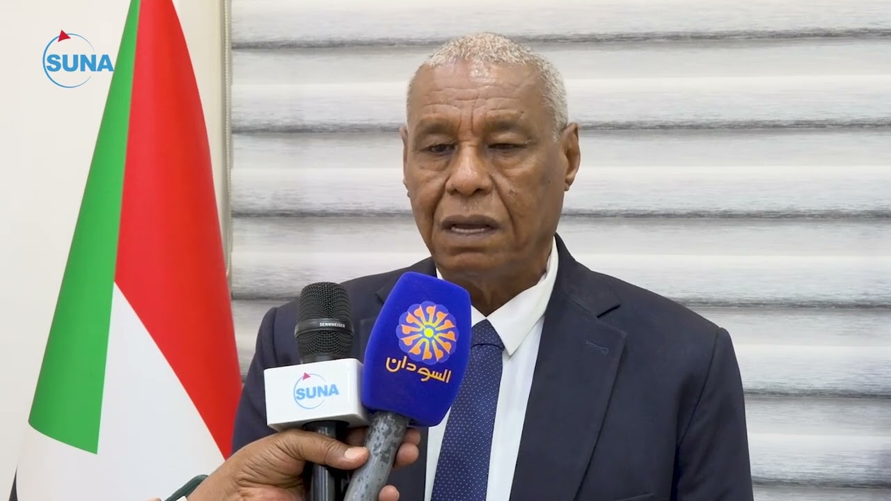 وزير الداخليه يلتقي فريق الخبراء الخاص باقليم دارفور 