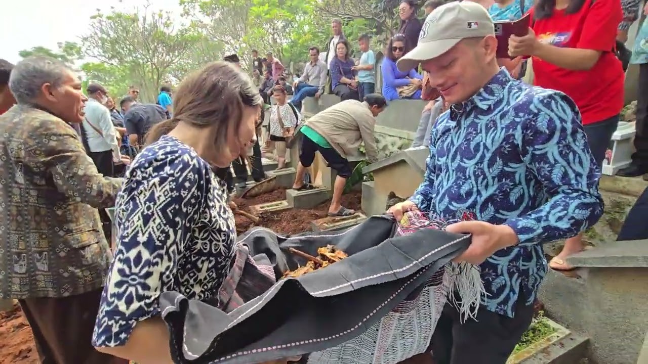 mangongkal holi opung tiamar doli dan boru