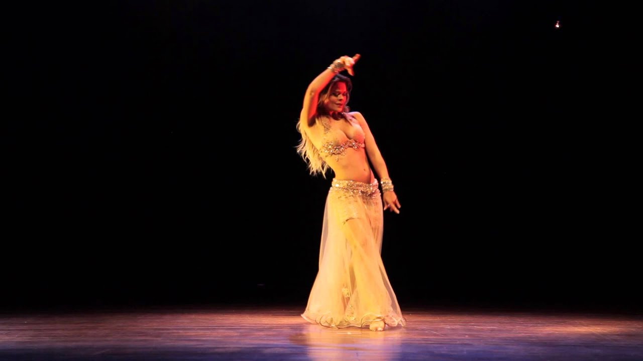 Uma Noite no Oriente:  Mahaila El Helwa