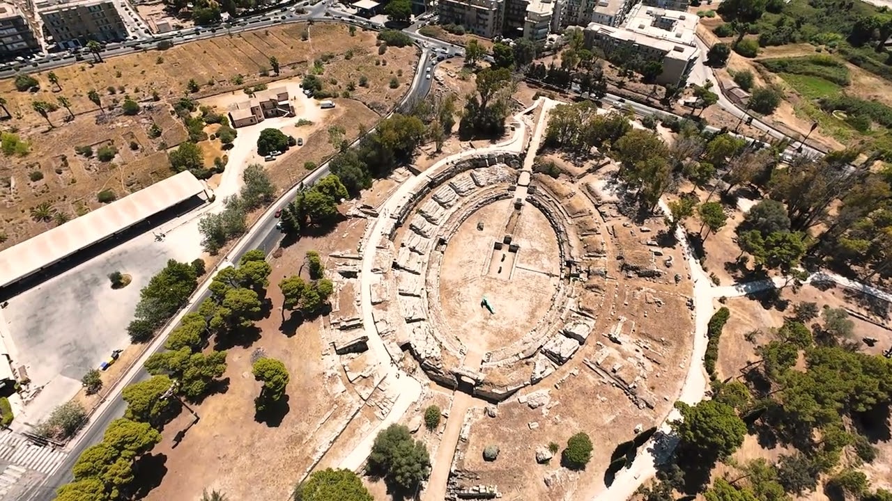 Siracusa Duomo, Teatro grego e Mar