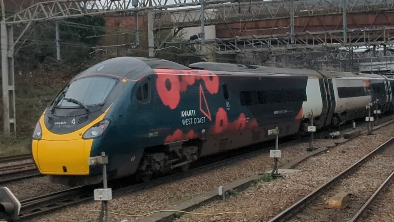 Avanti west coast class 390 pendolino 