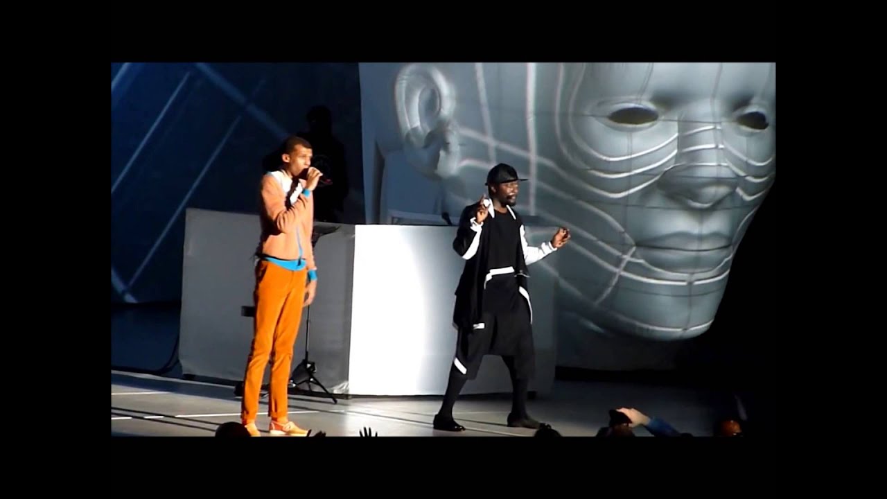 will.i.am feat. Stromae - Papaoutai (#willpower Tour Live DVD) HD