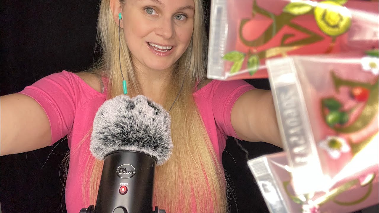 ASMR Lipgloss 💄 Soft Spoken