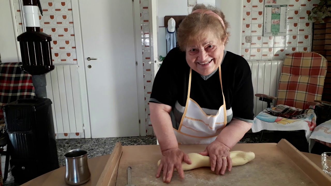Orecchiette con sugo di braciole e spezzatino di cavallo (Montescaglioso)