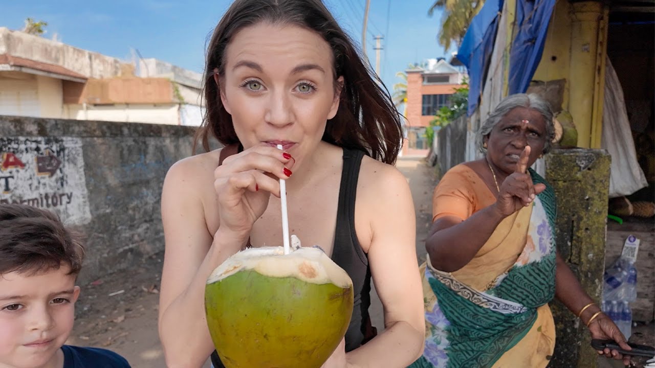 South Indian Street Food! 🇮🇳 Foreigners in KERALA, INDIA