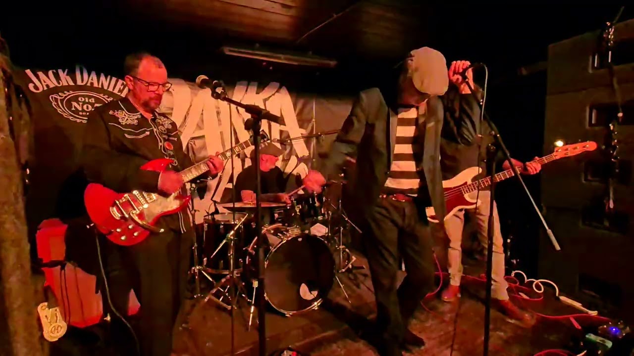 The Fish Mittens at The Fighting Cocks, Kingston playing 'Arthur' on Sun. 25/1/26.