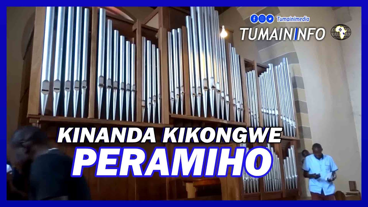 TAZAMA UMAHIRI WA PADRE MWENYE MIAKA 90 AKIPIGA KINANDA KIKONGWE PERAMIHO