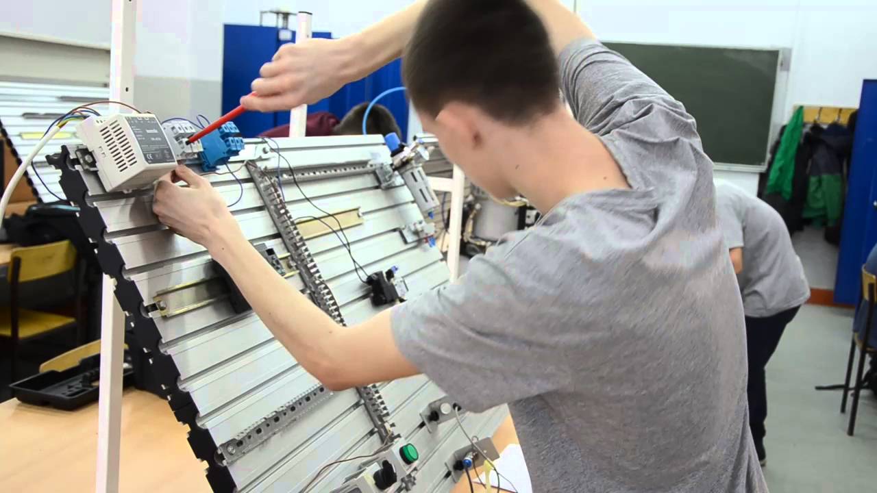 Próbny egzamin E.03 Montaż urządzeń i systemów mechatronicznych