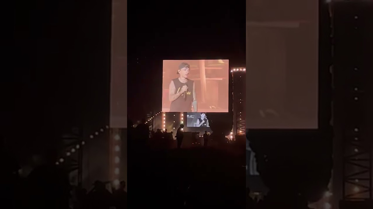 Ultimo Circo Massimo 17/07/22 fateme canta e dedica a Roma