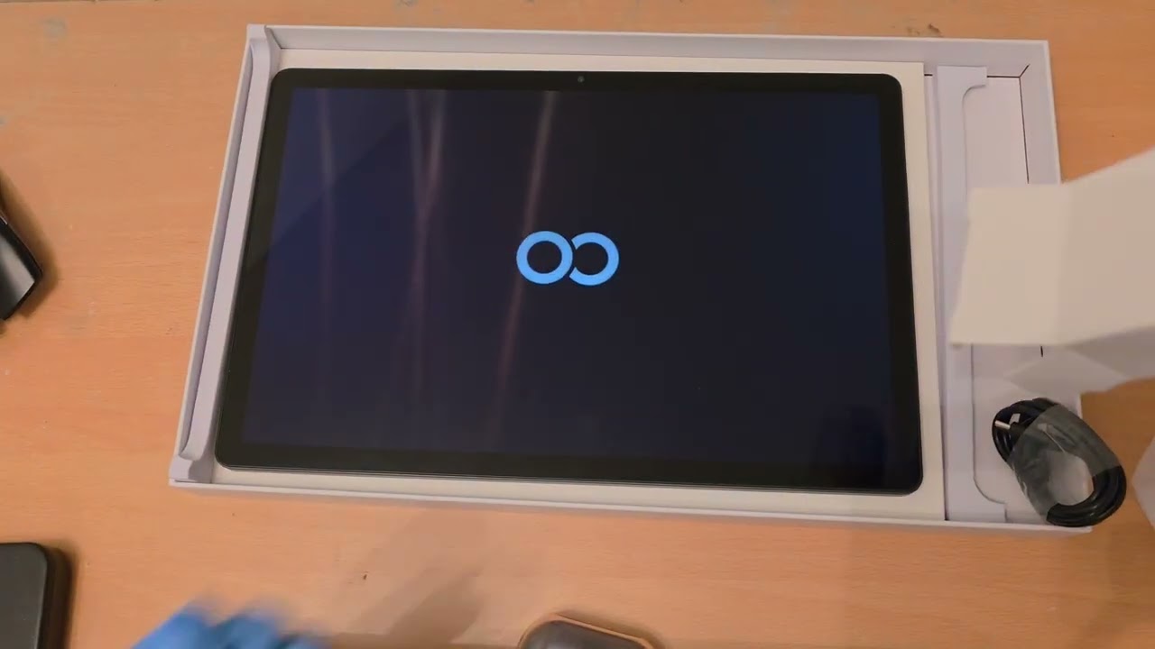Unboxing DOOGEE Tab E3 PRO