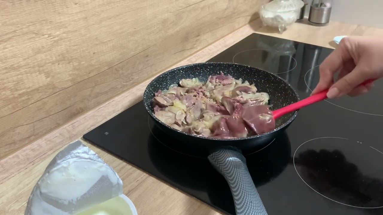ОЧЕНЬ ПРОСТО ПРИГОТОВИТЬ КУРИНУЮ ПЕЧЕНЬ В СМЕТАНЕ 🐔🍽️