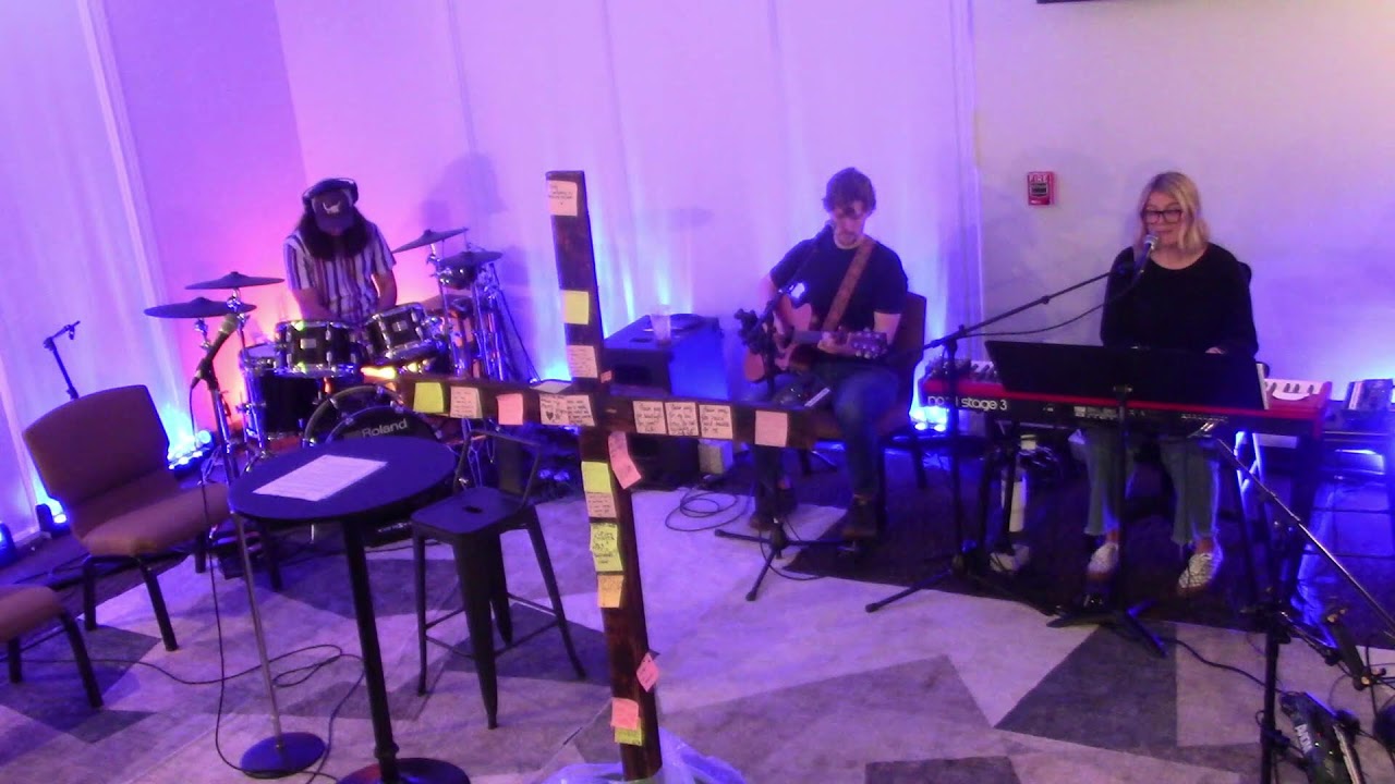 Daily Fire On The Altar - Ministering to the Heart of God