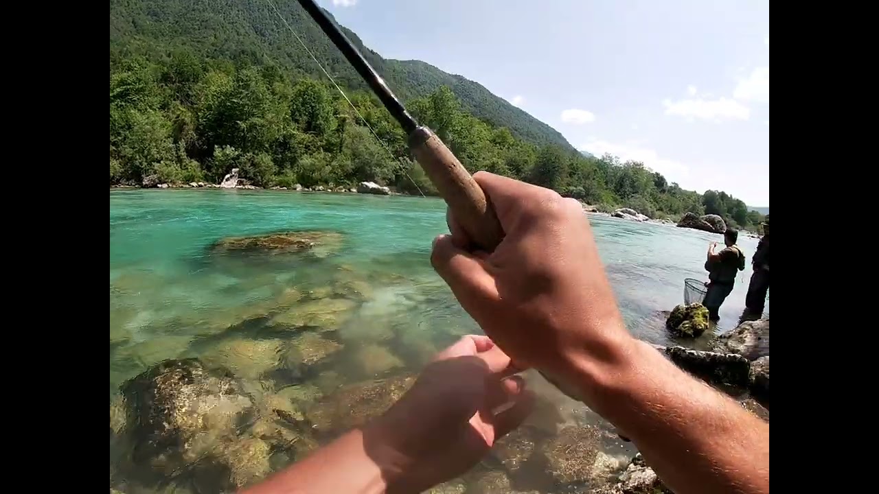 Muškárenie v Slovinsku - dva pstruhy naraz (Flyfishing on Slovenia - double catch)