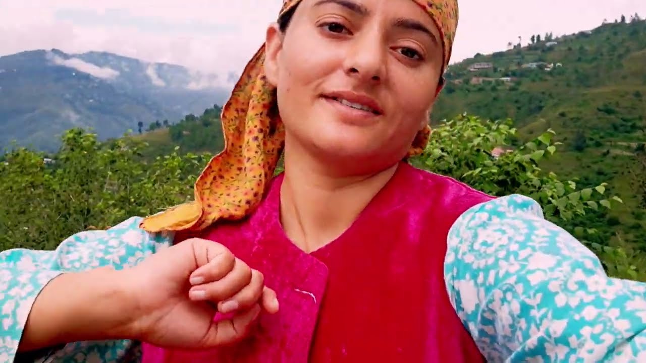 इसी बहाने लोग घर पे आते हैं हम भोजन खिलाते हैं साल मै एक बार सबको तो अच्छा लगता हैhometour share kre