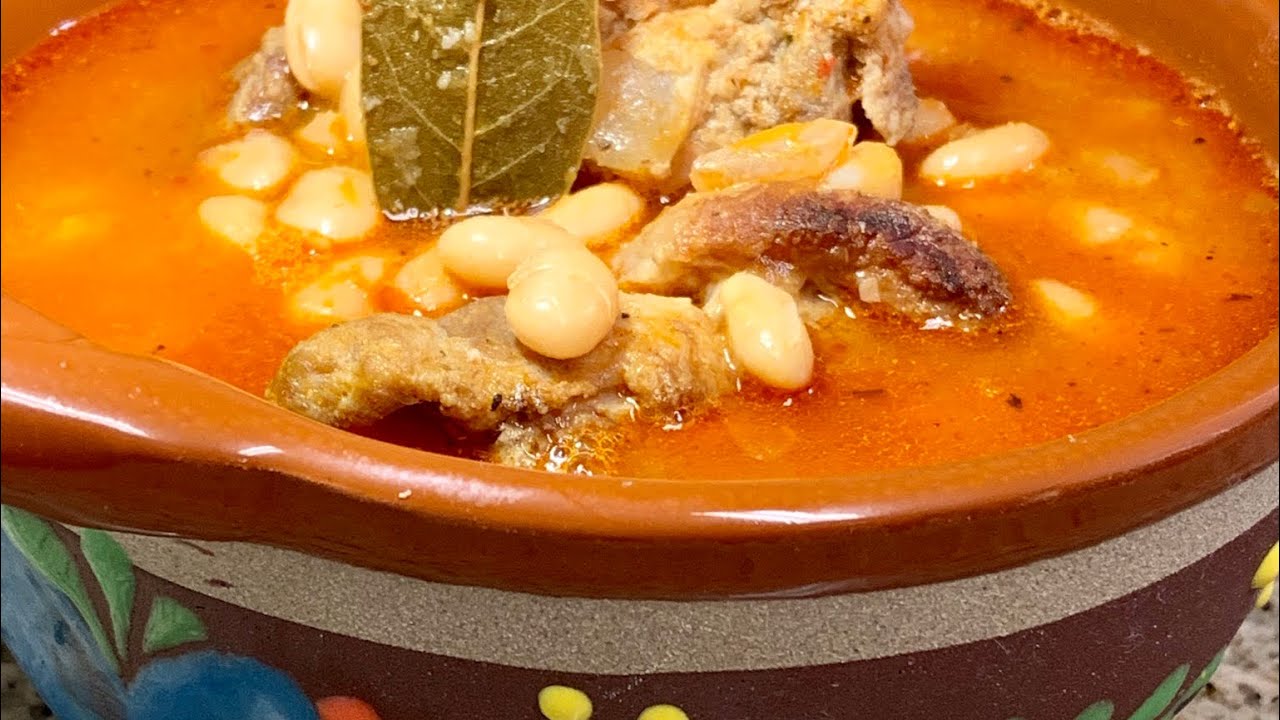 Frijoles Blancos con Costilla de Puerco