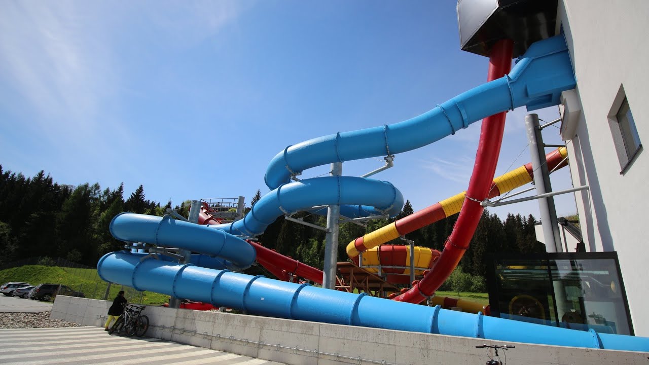 Therme Amadé Altenmarkt im Pongau - Black Hole / blaue Röhrenrutsche 