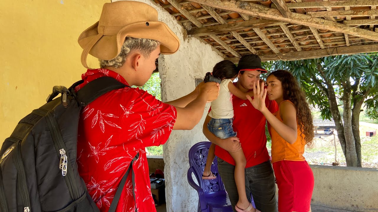 Homem viaja em buscar de uma vida melhor pra Sua esposa e ele foi Surpreendido a voltar pra casa 