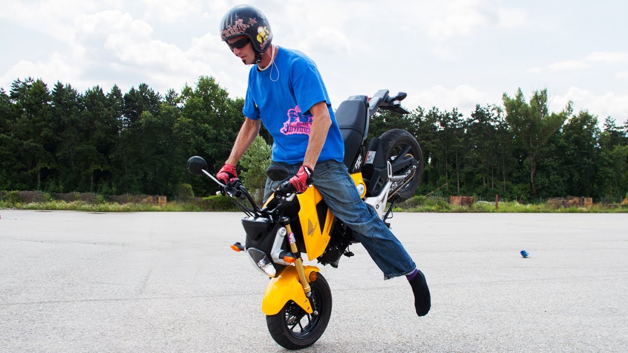 Vienna Streetrockaz - Action and Stunts on Honda MSX125