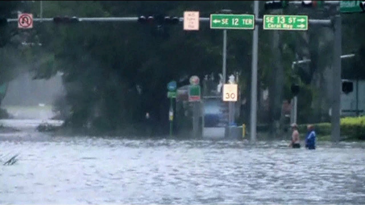 Elizabeth Kolbert: An Honest Conversation About Climate Change Is Needed in Wake of Irma & Harvey