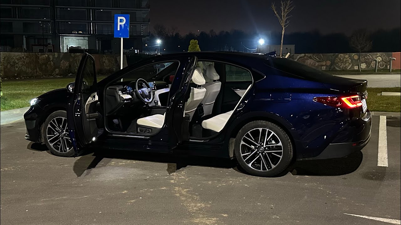 New Toyota Camry 2025 Night Lights Review