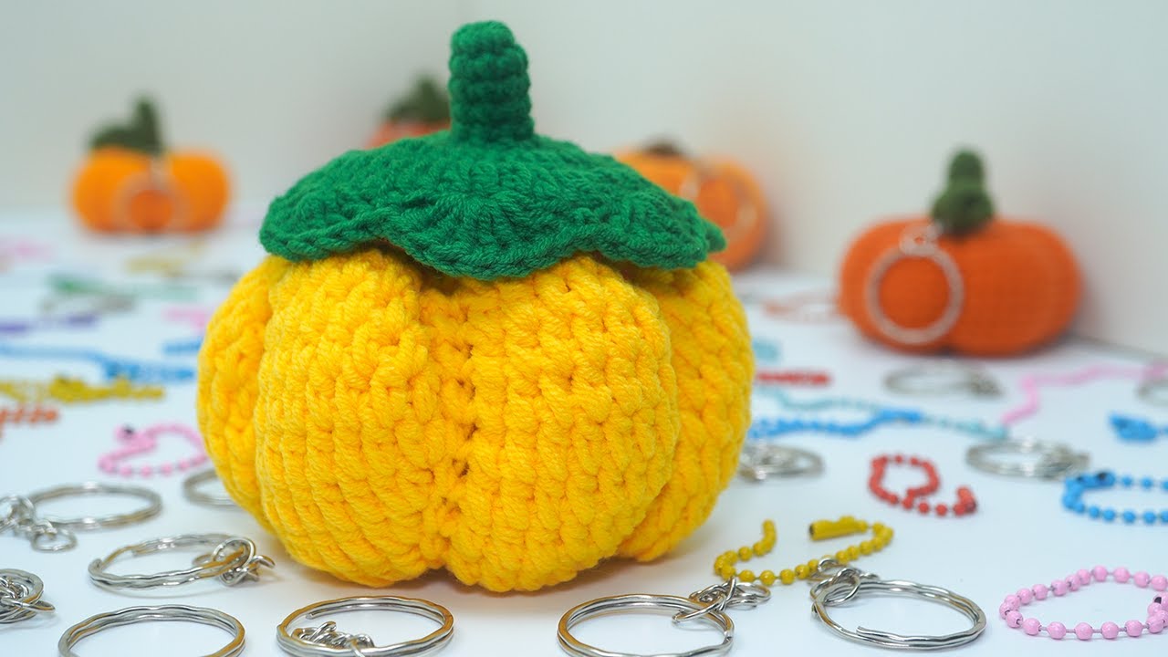 HOW TO MAKE A SIMPLE CROCHET PUMPKIN | Lisa Crochet