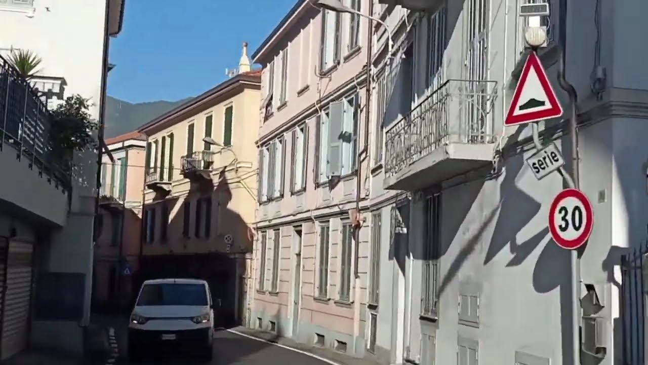 Khám phá từ Thành Phố biển Nice Pháp xuyên núi ven biển qua Ý những ngôi nhà xế tầng như thế nào?