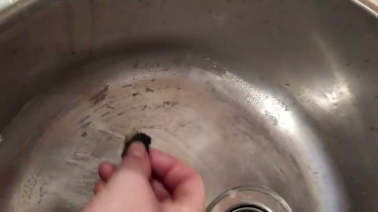 Quitar MANCHAS DE SALFUMÁN en FREGADERO de aluminio.(2)