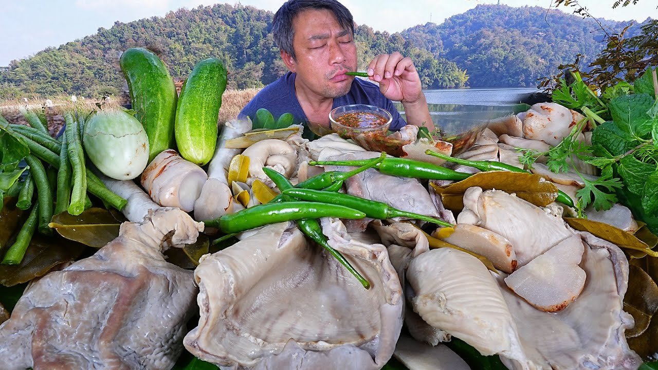 กระเพาะหมูต้มเปื่อยๆ จิ้มแจ่ว แกล้มพริกสด-01-02-2025-