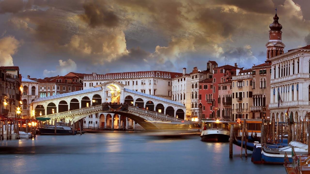 Livecam4k | somewhere in the world | rialto Bridge Italy Srounding views