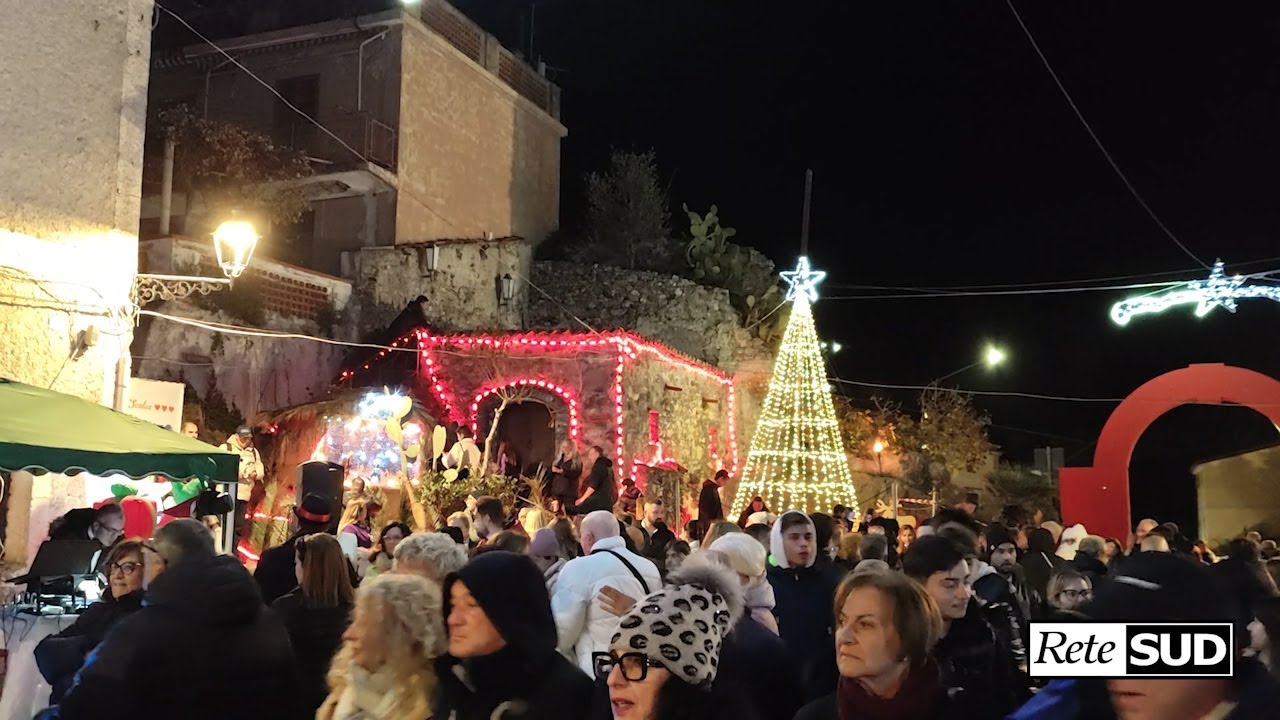 Natale a Scalea, Piazza Cimalonga si illumina: tradizioni e festa nel centro storico